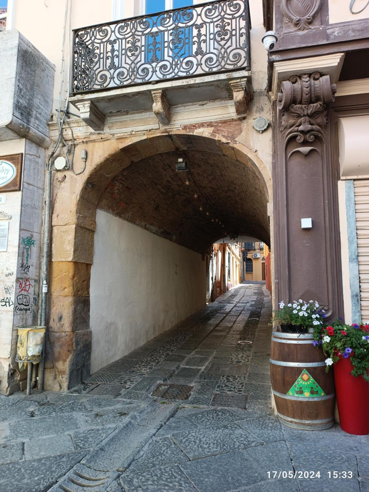 Vico Nobilioni Hotel Iglesias Bagian luar foto