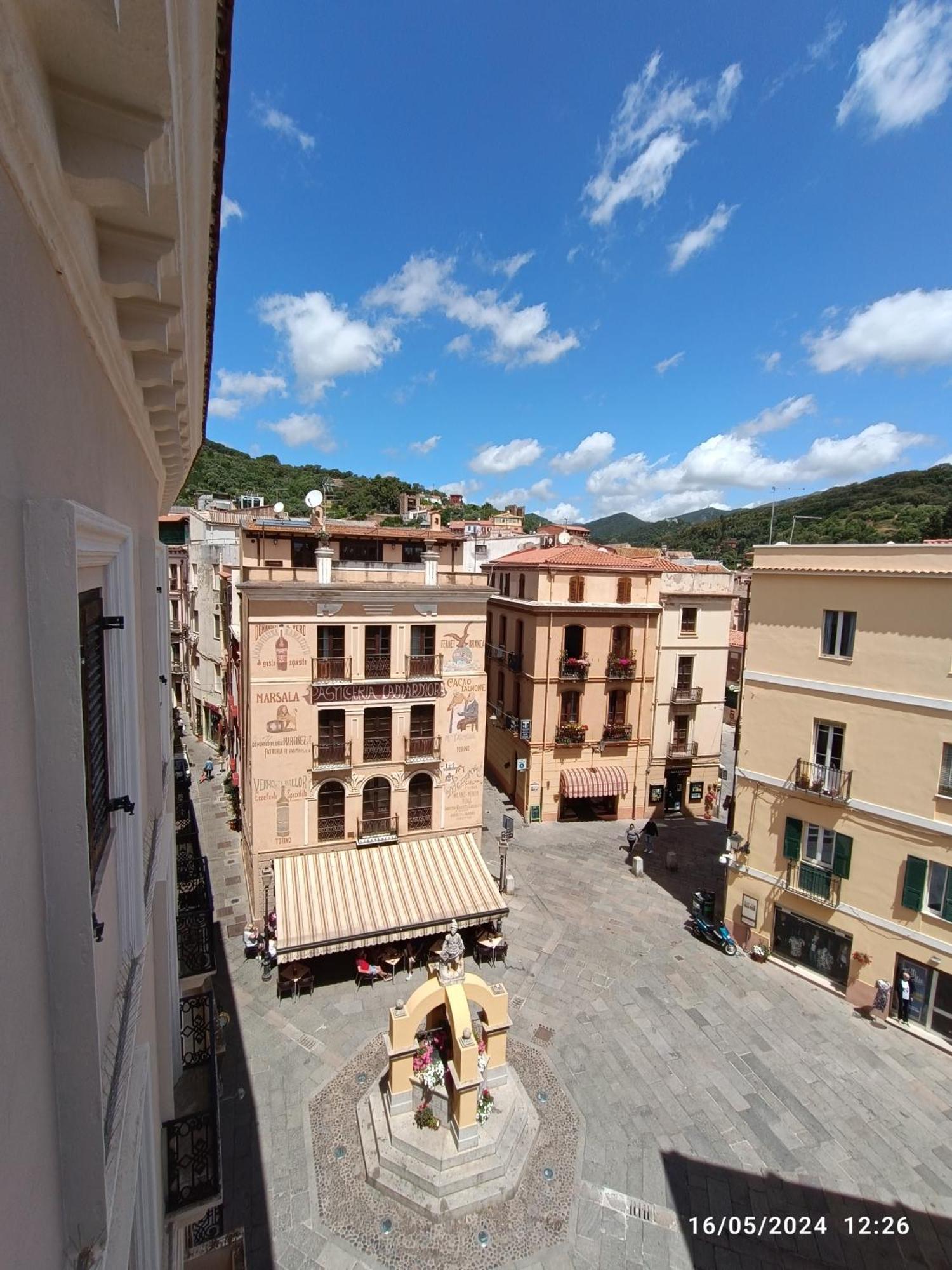 Vico Nobilioni Hotel Iglesias Bagian luar foto