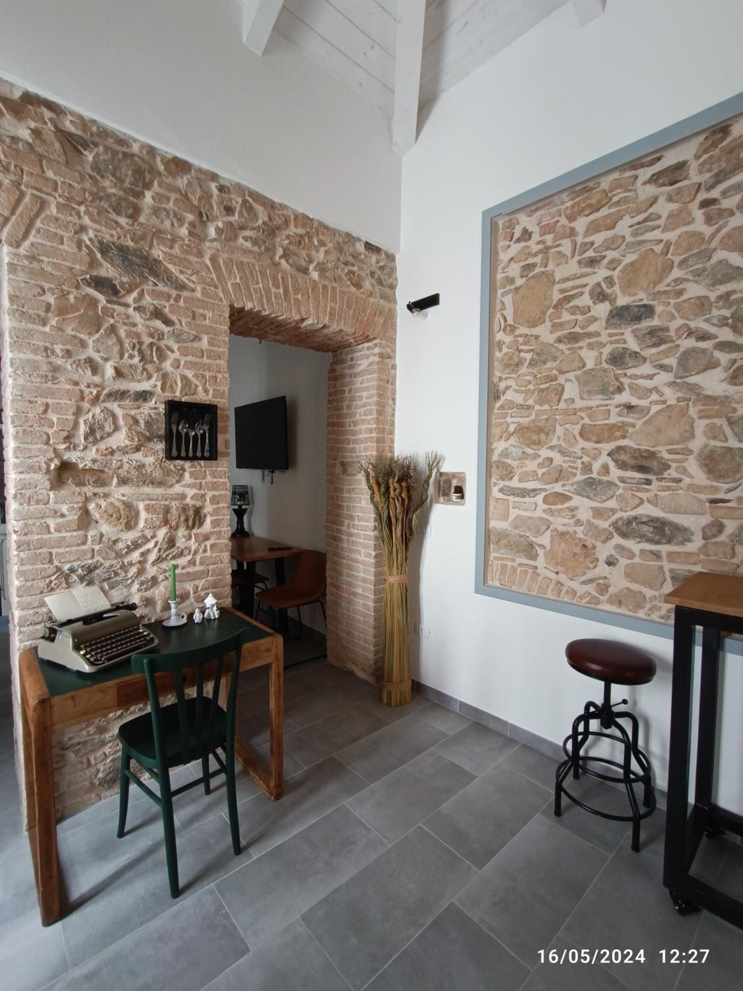 Vico Nobilioni Hotel Iglesias Bagian luar foto